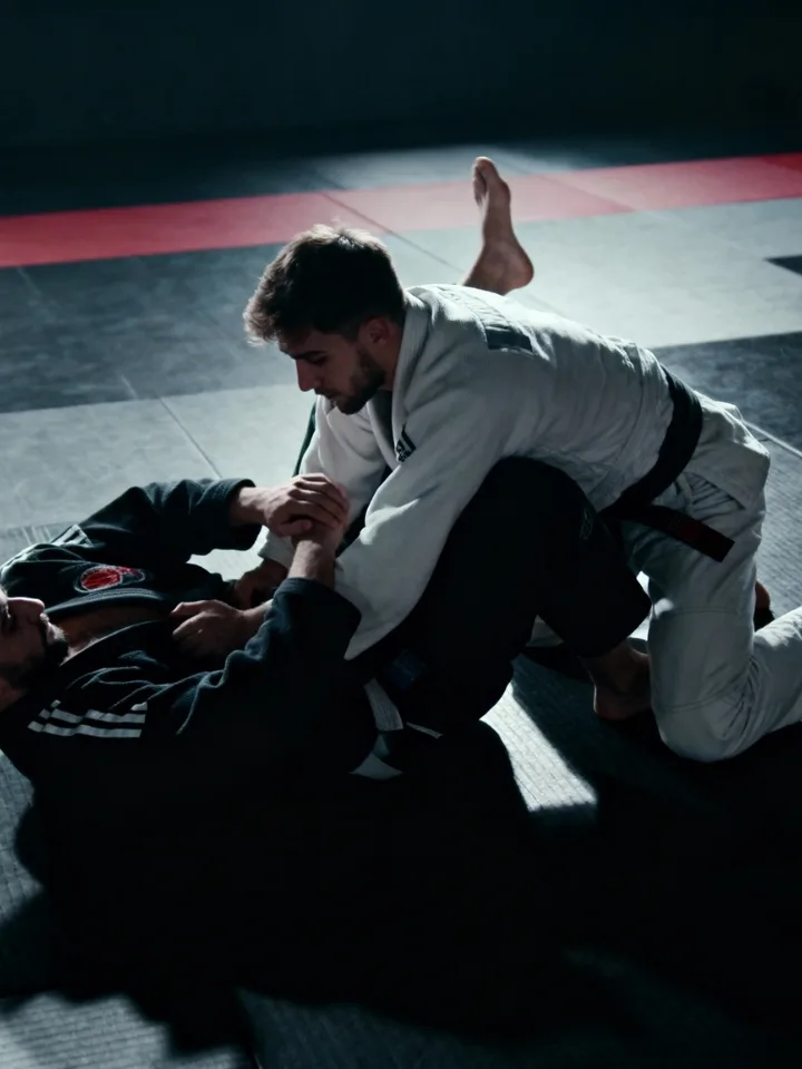 Gi rolling on the mats